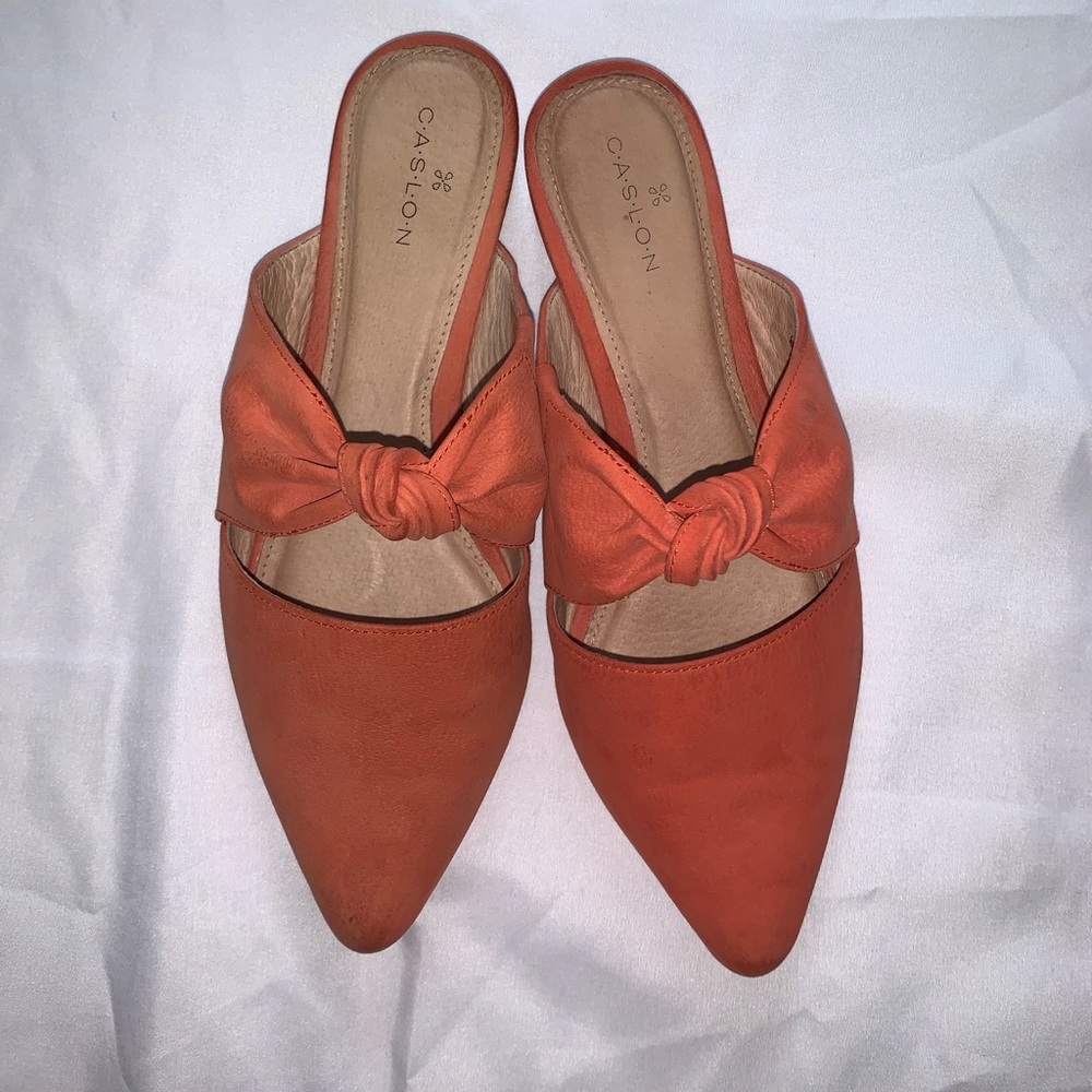 Salmon Caslon knotted mules
